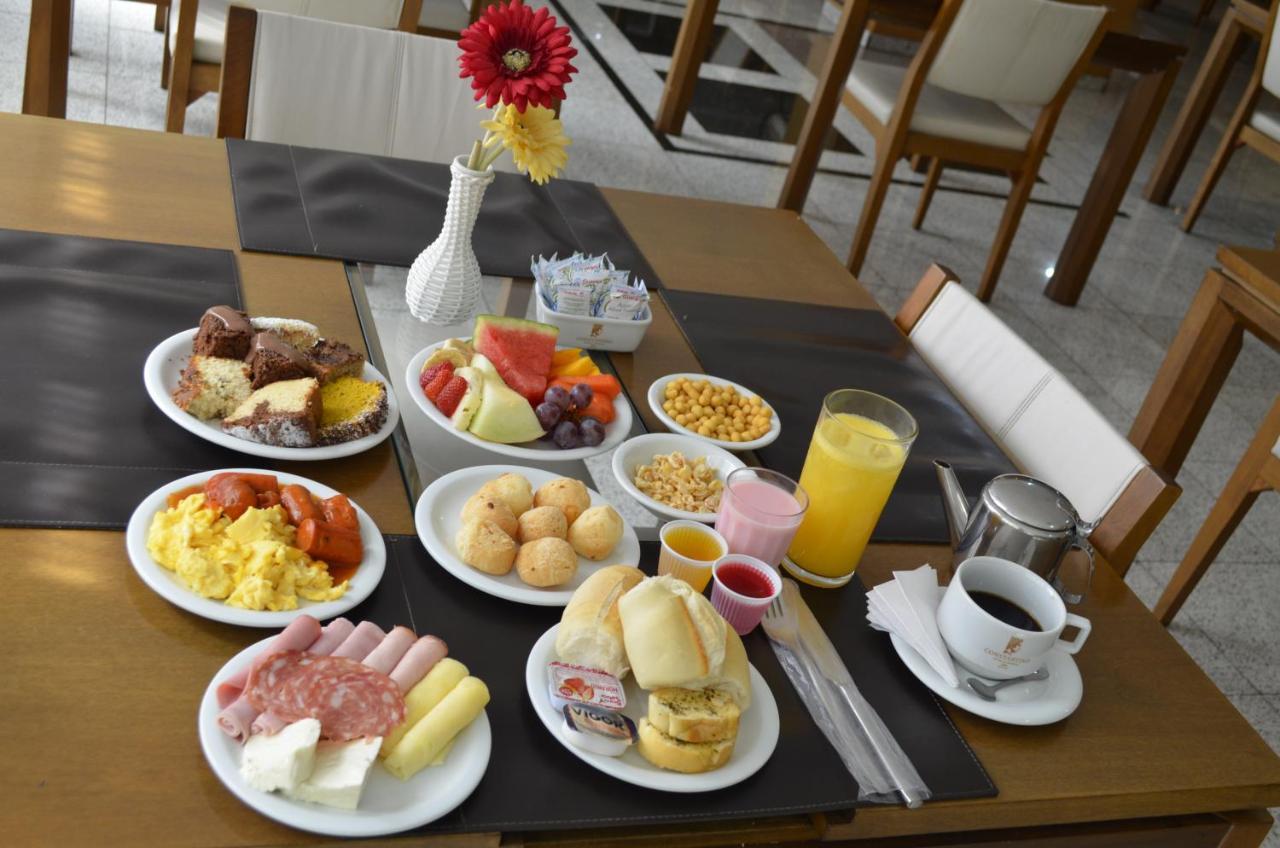 Constantino Hotel e Eventos Juiz de Fora Exterior foto A typical continental breakfast